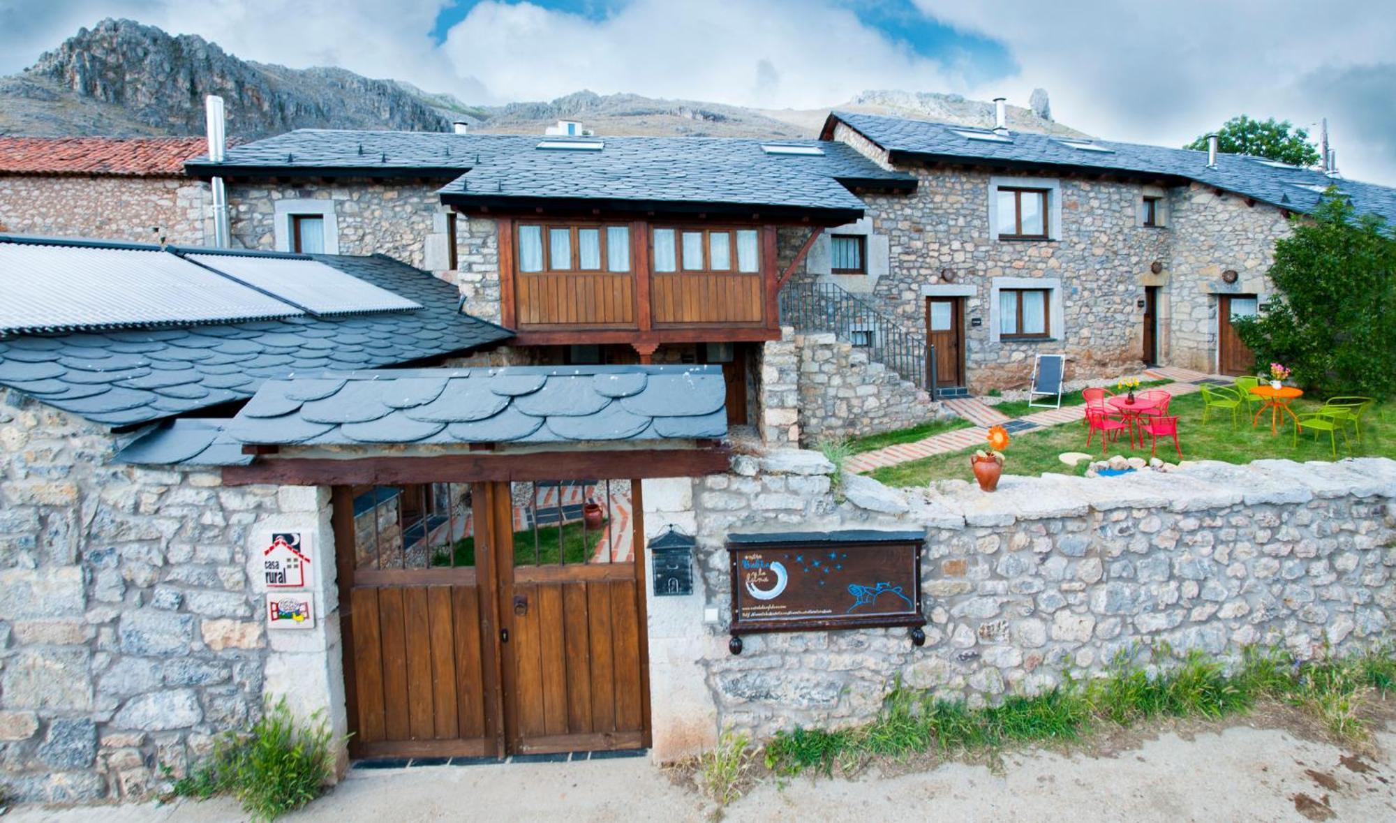 Casas Rurales Entre Babia Y La Luna Villafeliz Bagian luar foto