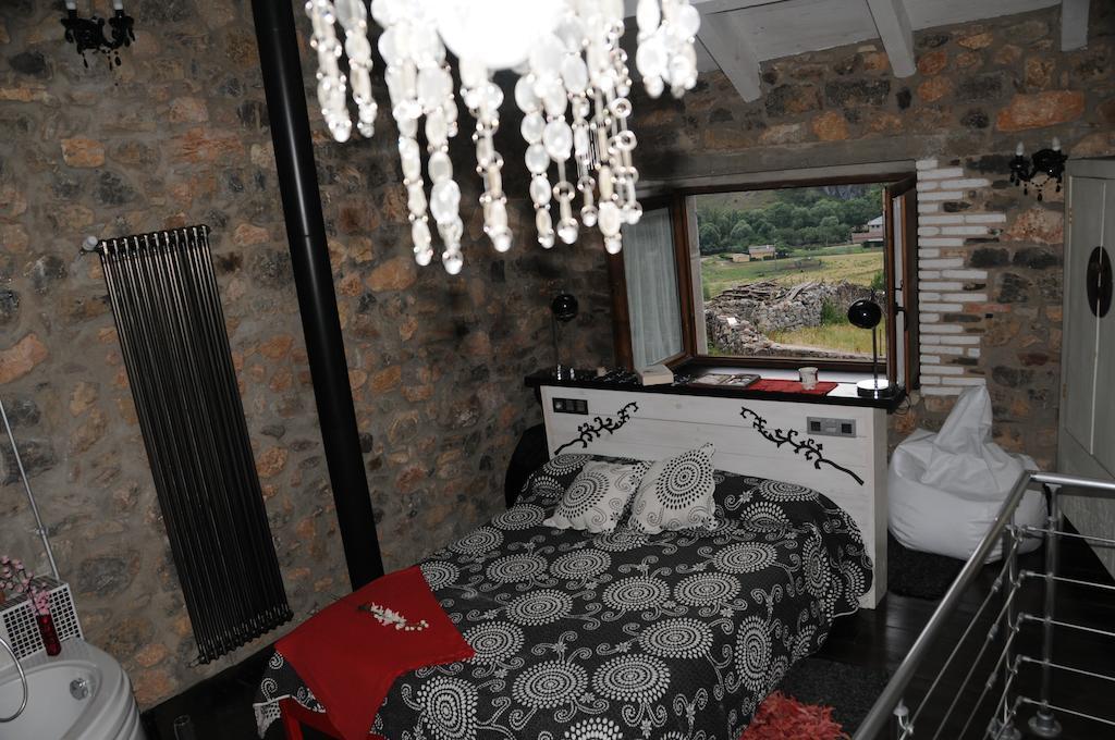 Casas Rurales Entre Babia Y La Luna Villafeliz Bagian luar foto