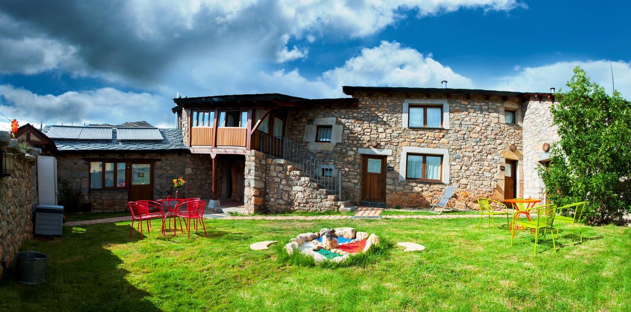 Casas Rurales Entre Babia Y La Luna Villafeliz Bagian luar foto