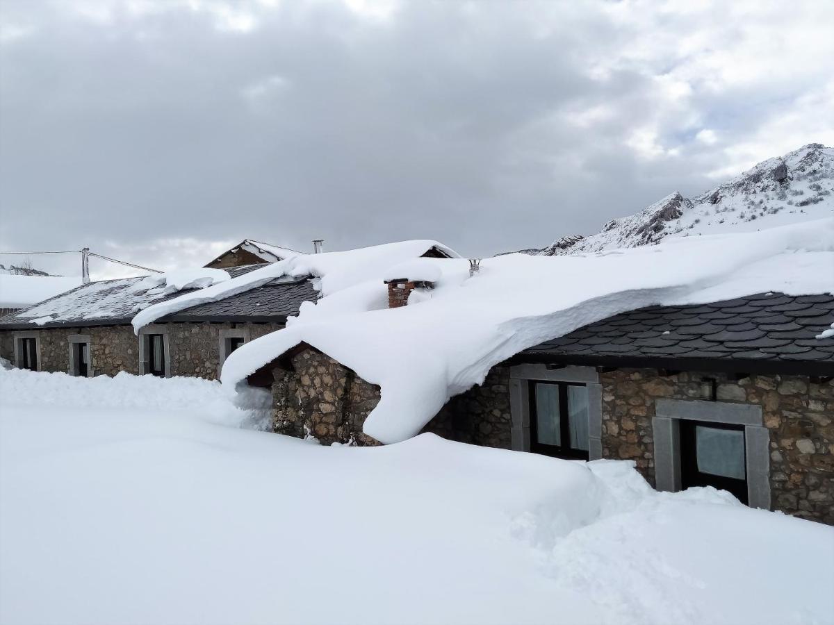Casas Rurales Entre Babia Y La Luna Villafeliz Bagian luar foto