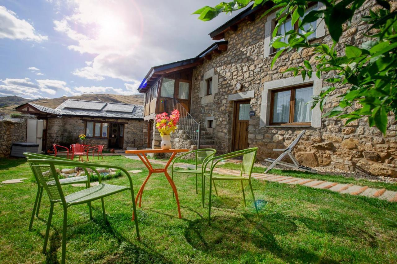 Casas Rurales Entre Babia Y La Luna Villafeliz Bagian luar foto